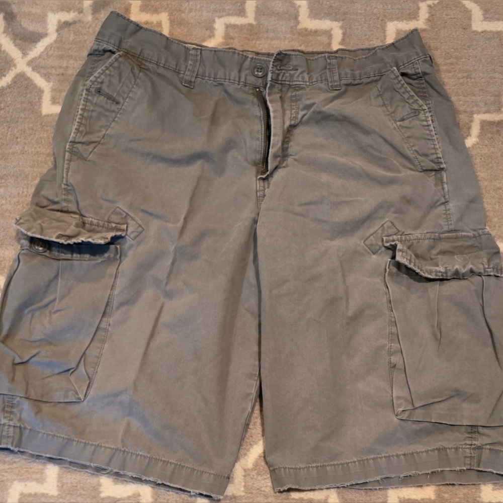 Lucky Brand Men's Gray Cargo Shorts, Size 31W x 11L